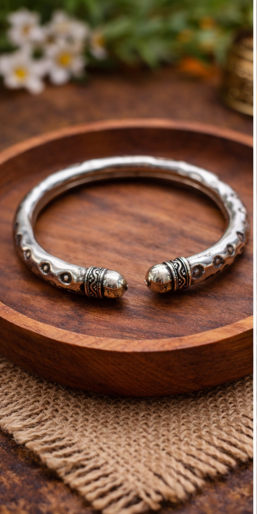 Vintage Gold Textured Kada Bracelet for Man and Women | Adjustable Artificial Jewelry