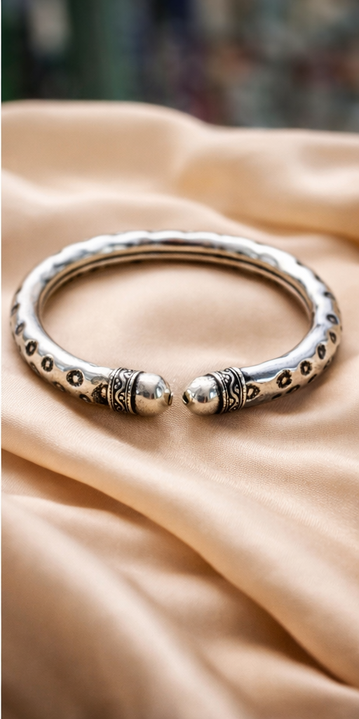 Vintage Gold Textured Kada Bracelet for Man and Women | Adjustable Artificial Jewelry